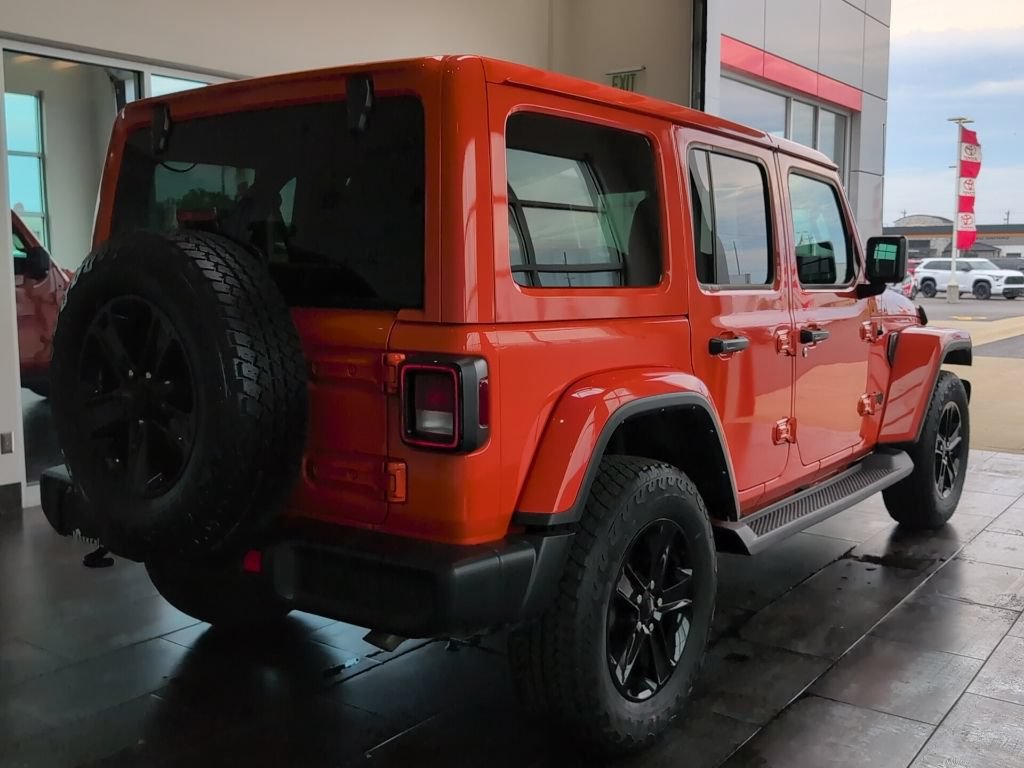 Used 2023 Jeep Wrangler Unlimited Sahara AWD/4WD image 9