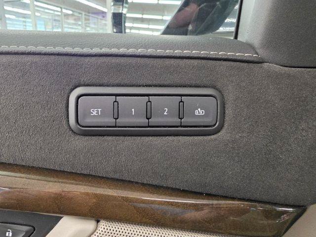Used 2020 Cadillac Escalade Luxury AWD/4WD image 38