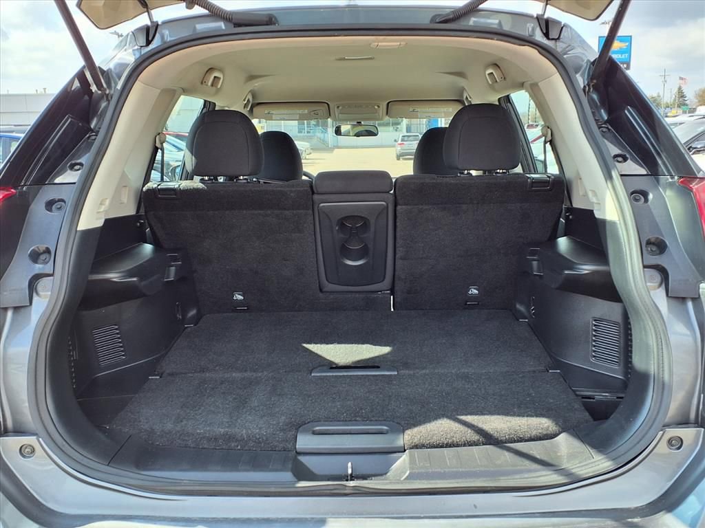 Used 2019 Nissan Rogue S image 10