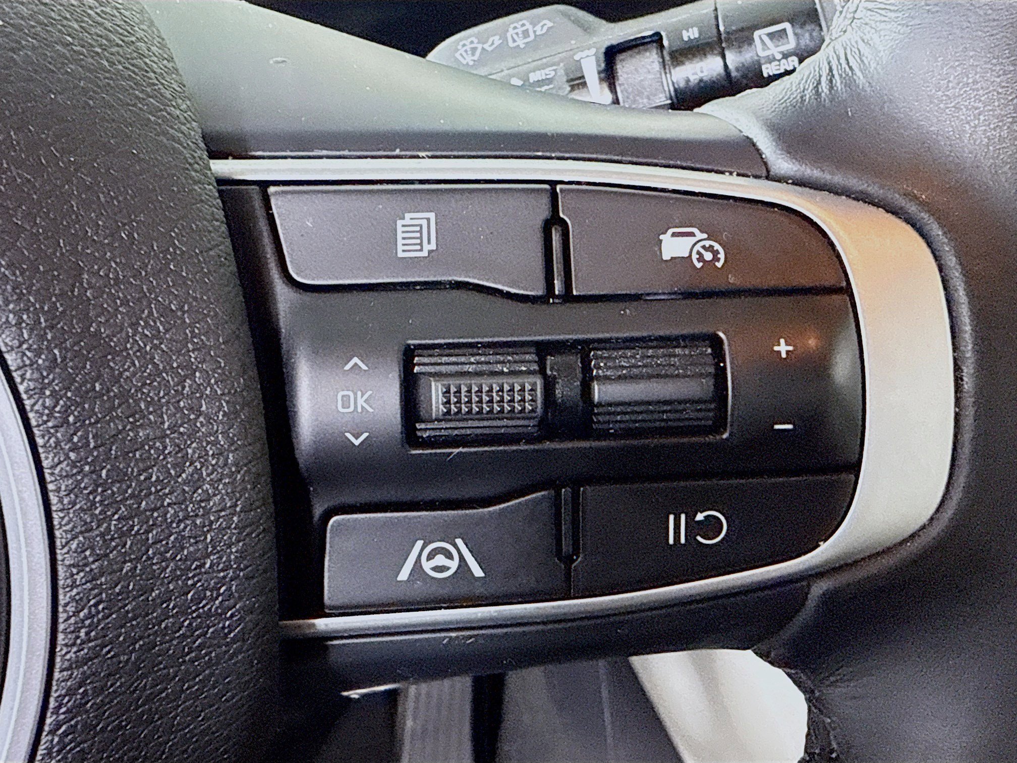 Used 2023 Kia Sportage EX image 15