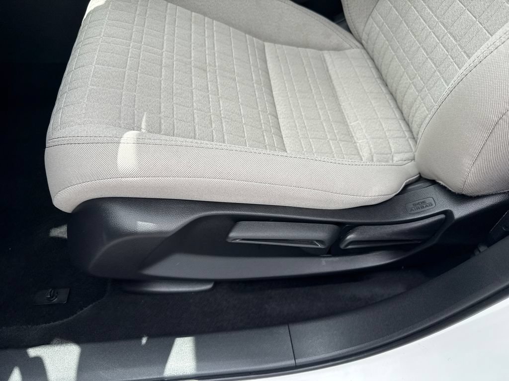 Certified 2025 Honda HR-V LX image 11