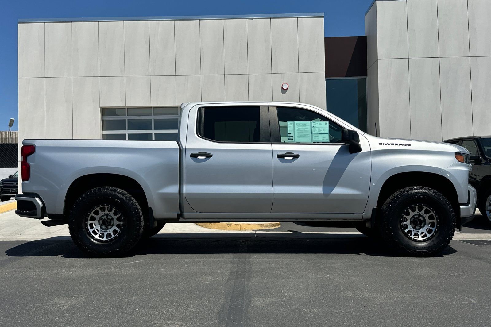 Used 2021 Chevrolet Silverado 1500 Custom image 2