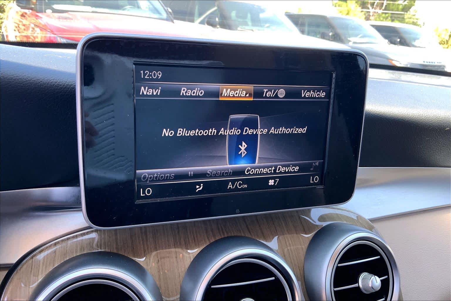 Used 2018 Mercedes-Benz GLC 300 4MATIC image 32