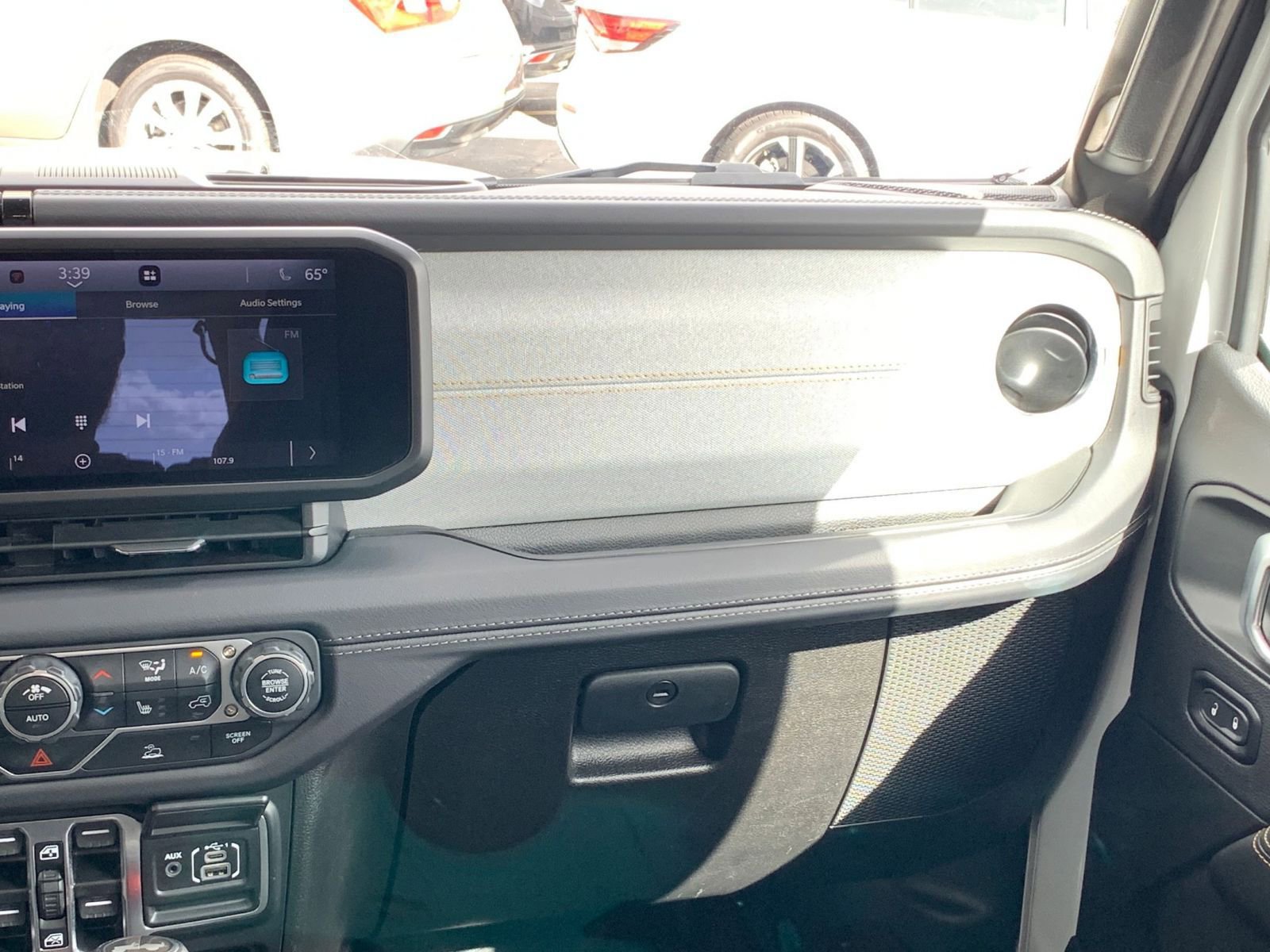 Used 2025 Jeep Wrangler Sahara image 34
