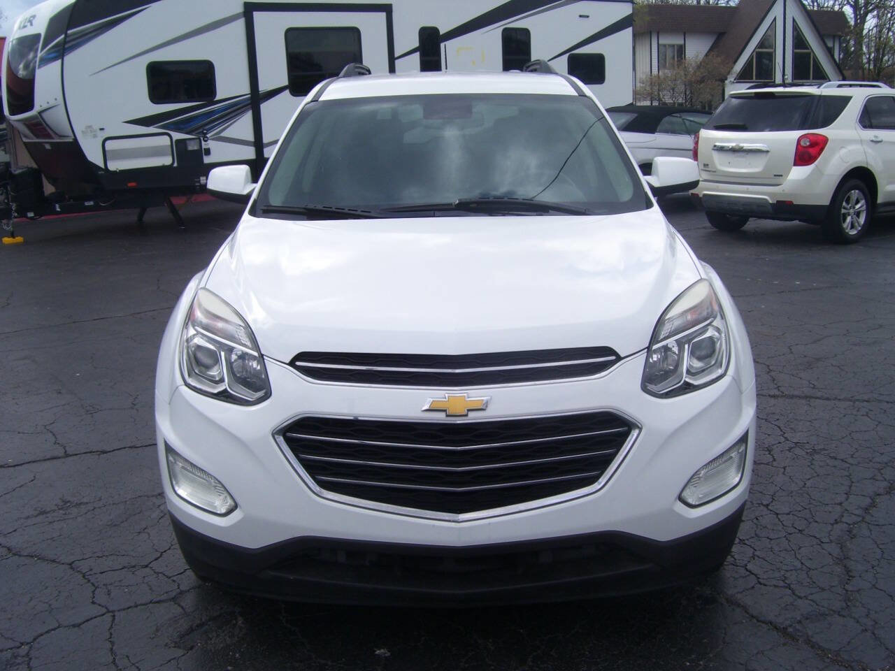 Used 2017 Chevrolet Equinox LT w/ Convenience Package image 4