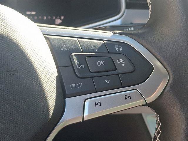 Certified 2025 Volkswagen Taos SE w/ Panoramic Sunroof Package image 22