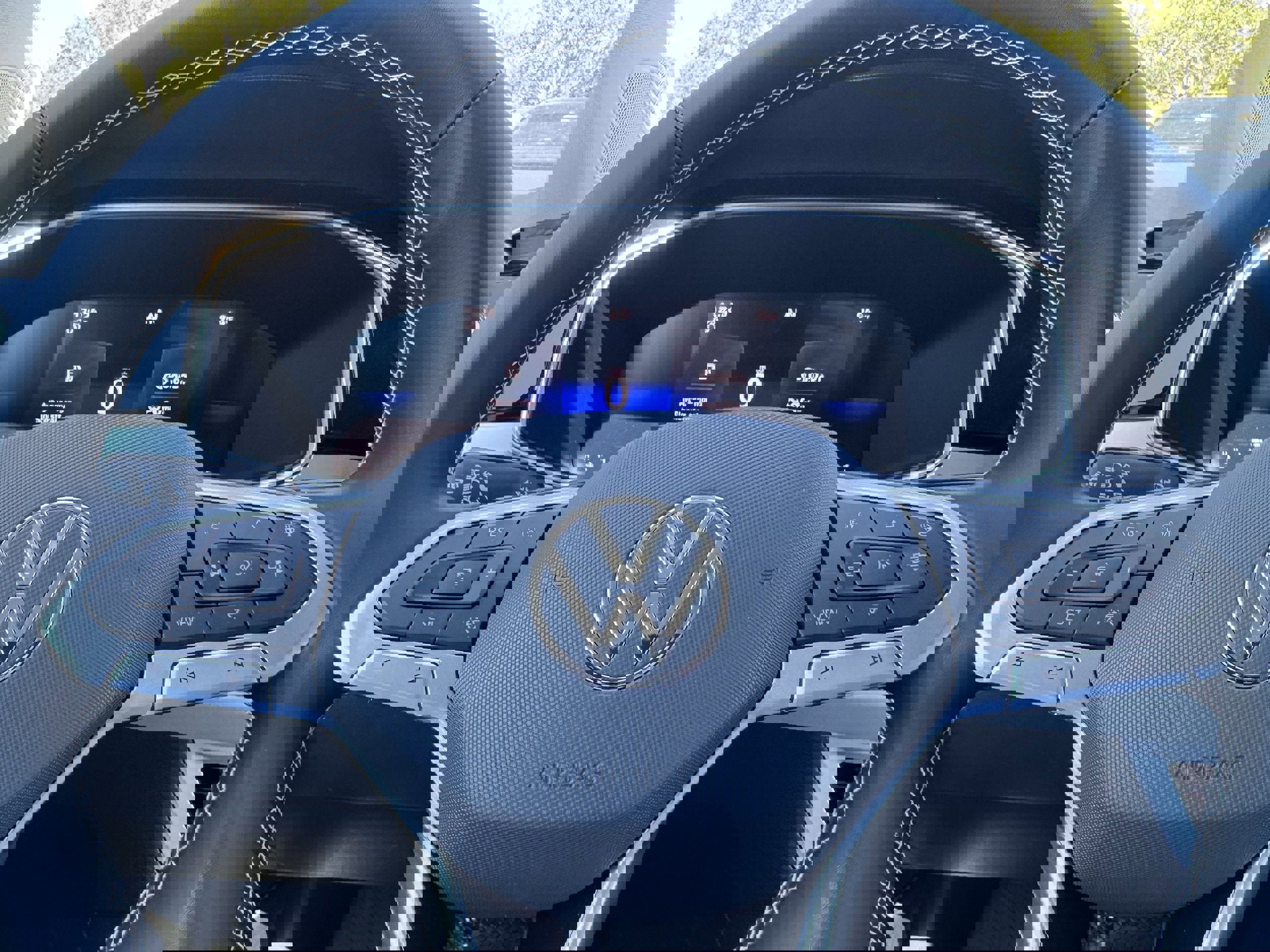 New 2025 Volkswagen Taos SE image 28