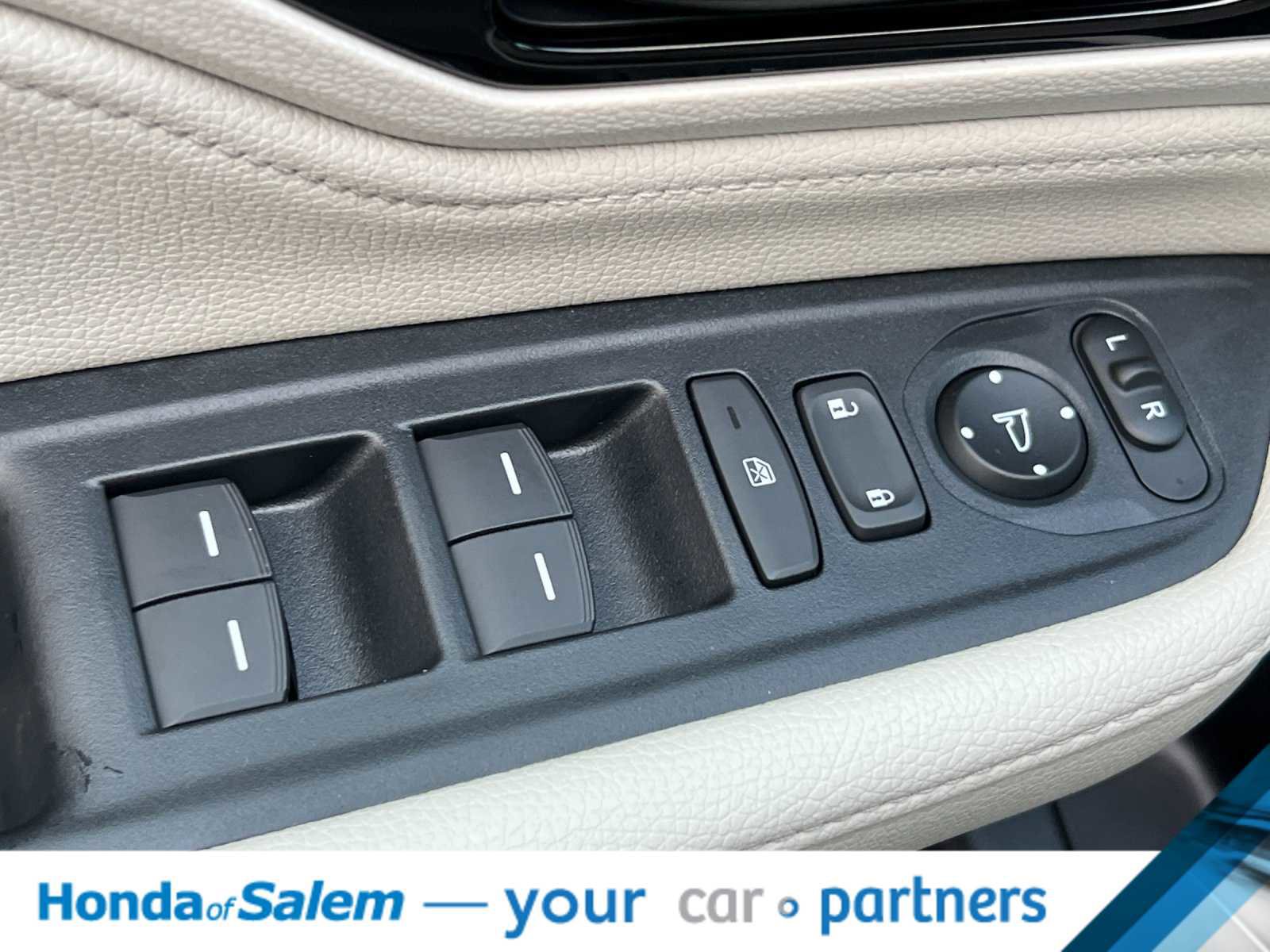 New 2026 Honda Odyssey Touring image 14