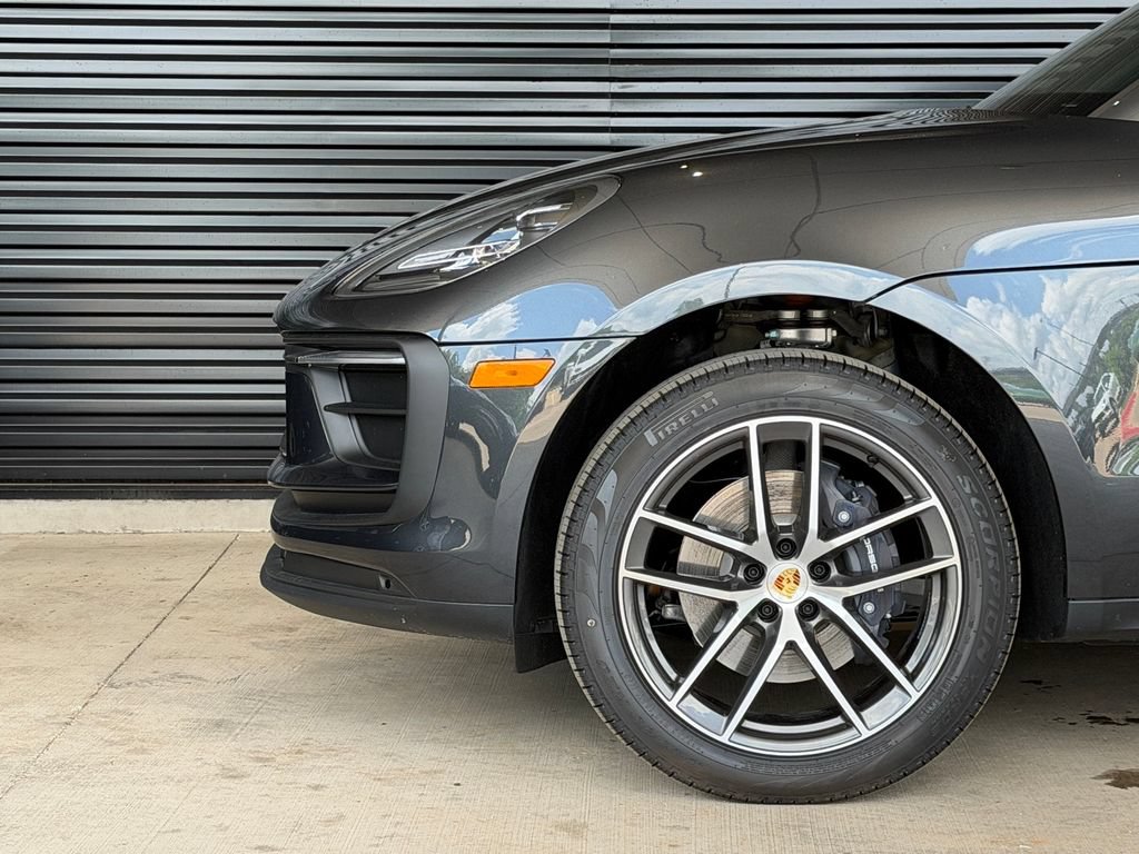 New 2026 Porsche Macan AWD/4WD image 8