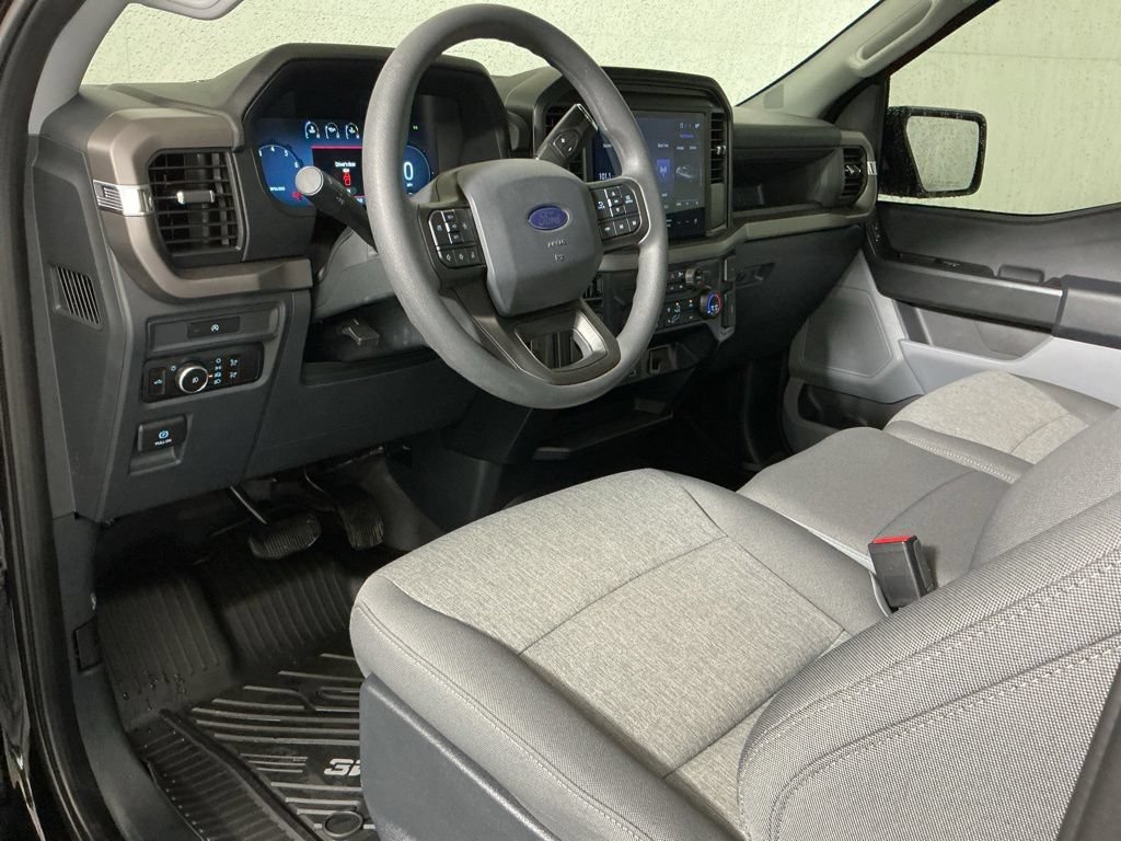 Used 2025 Ford F150 XL w/ Equipment Group 103A High AWD/4WD image 18