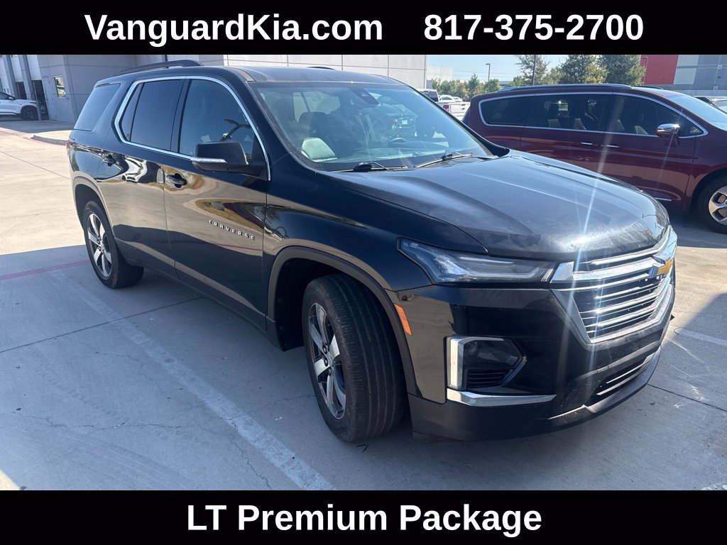 Used 2022 Chevrolet Traverse LT w/ LT Premium Package FWD image 2