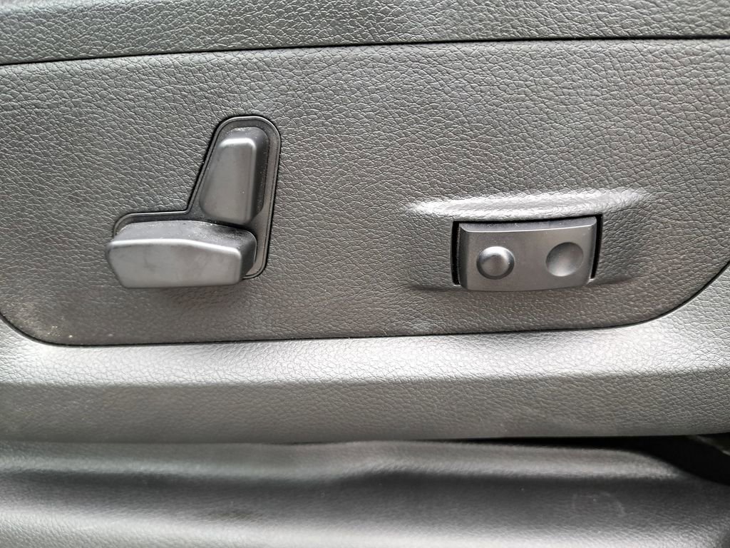 New 2024 RAM 2500 Big Horn w/ Heated Seats & Wheel Group image 17