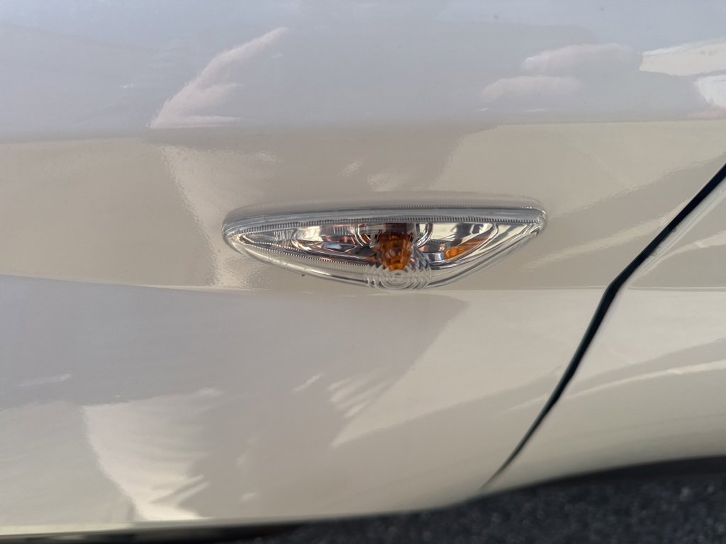 Used 2025 Hyundai Venue SEL image 14