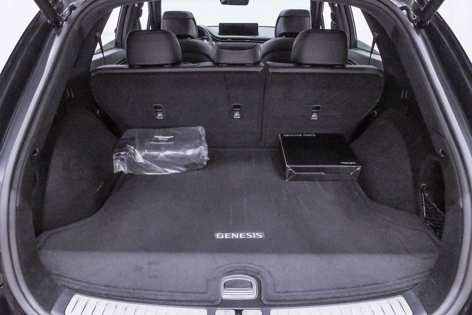 Certified 2025 Genesis GV70 3.5T Sport w/ Sport Advanced Package image 25