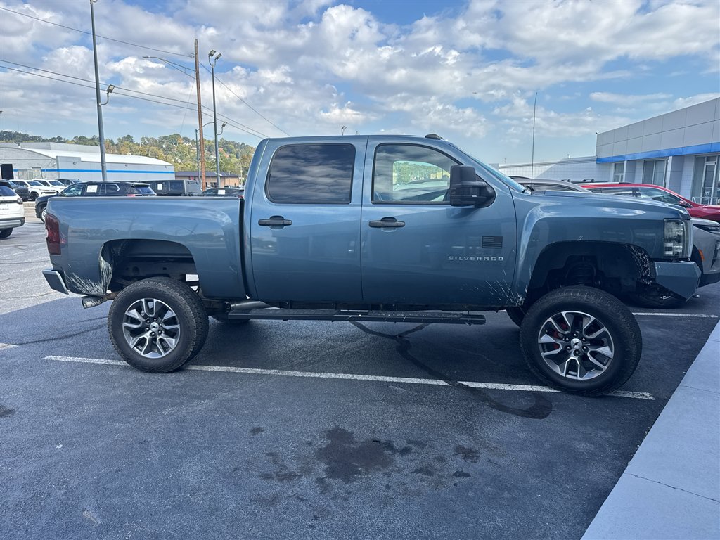 Used 2011 Chevrolet Silverado 1500 LS RWD image 3