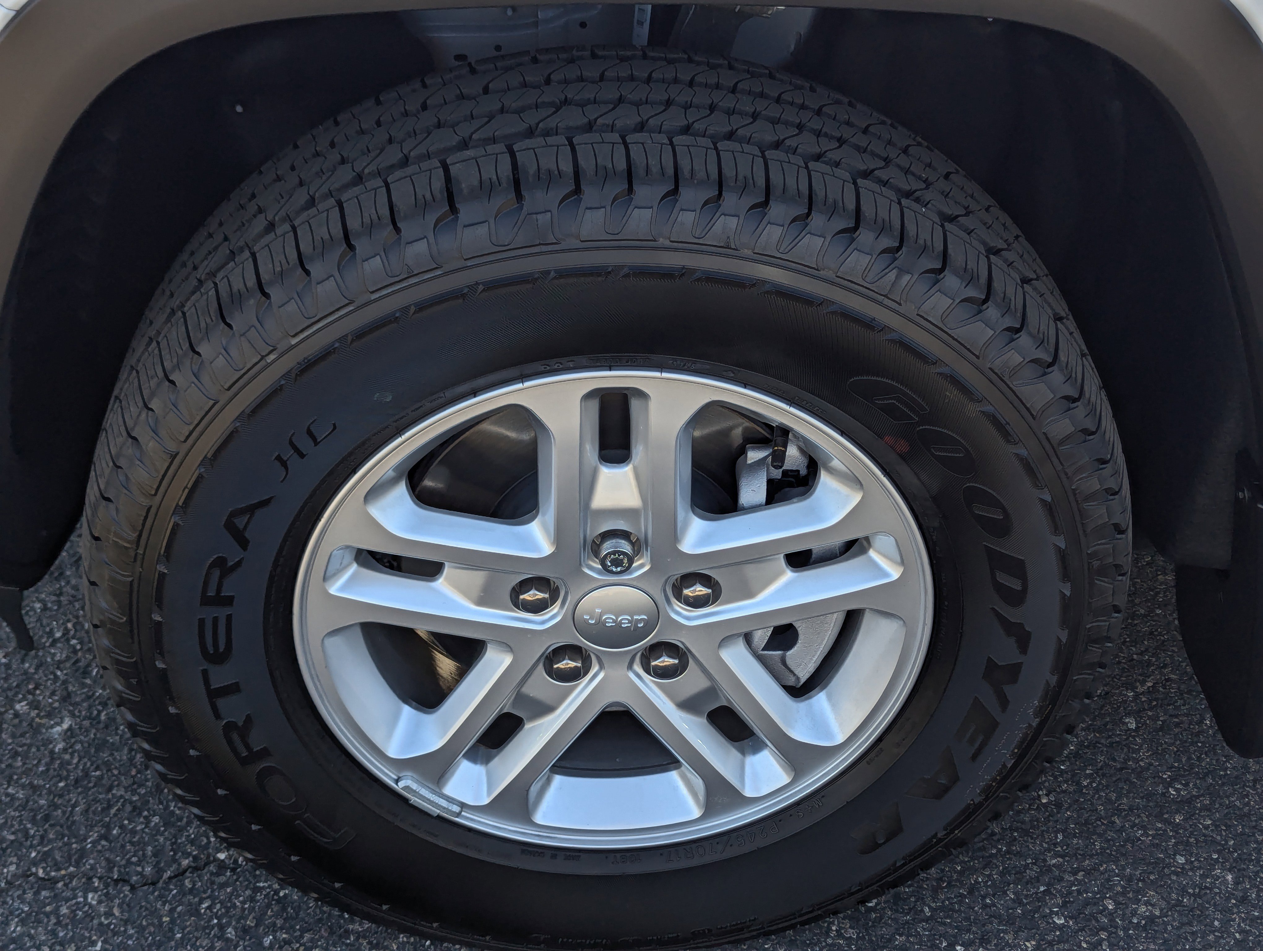 New 2025 Jeep Grand Cherokee Laredo w/ Luxury Tech Group I image 7