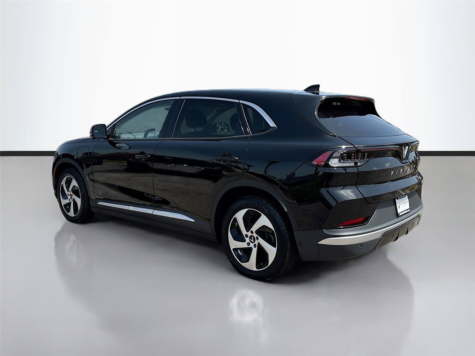 New 2025 VinFast VF 8 Eco AWD/4WD image 5