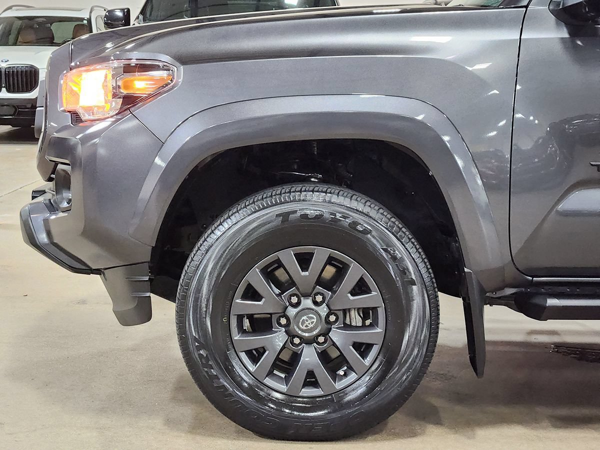Used 2022 Toyota Tacoma SR5 RWD image 5