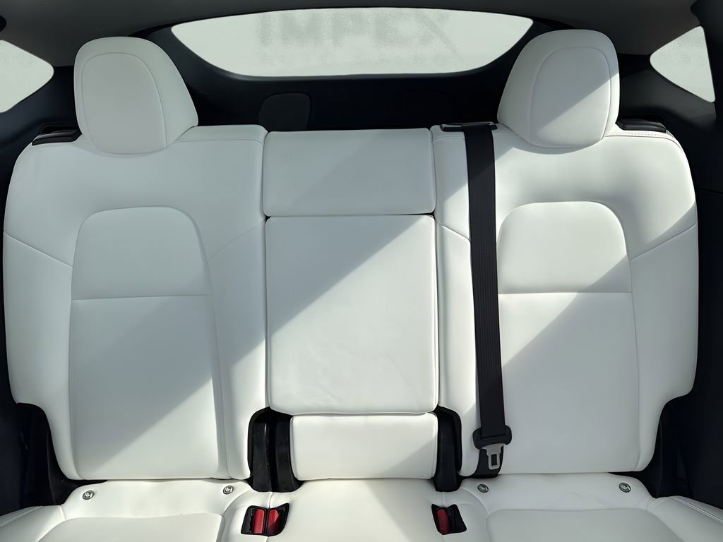 Used 2021 Tesla Model Y Long Range image 12