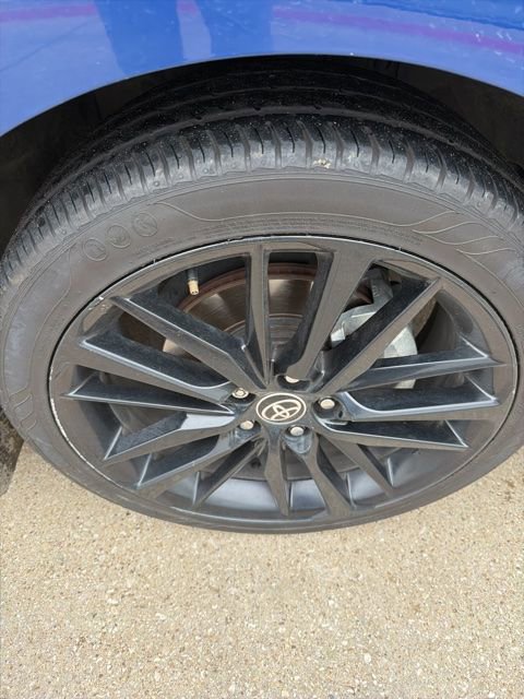 Used 2023 Toyota Camry XSE FWD image 5