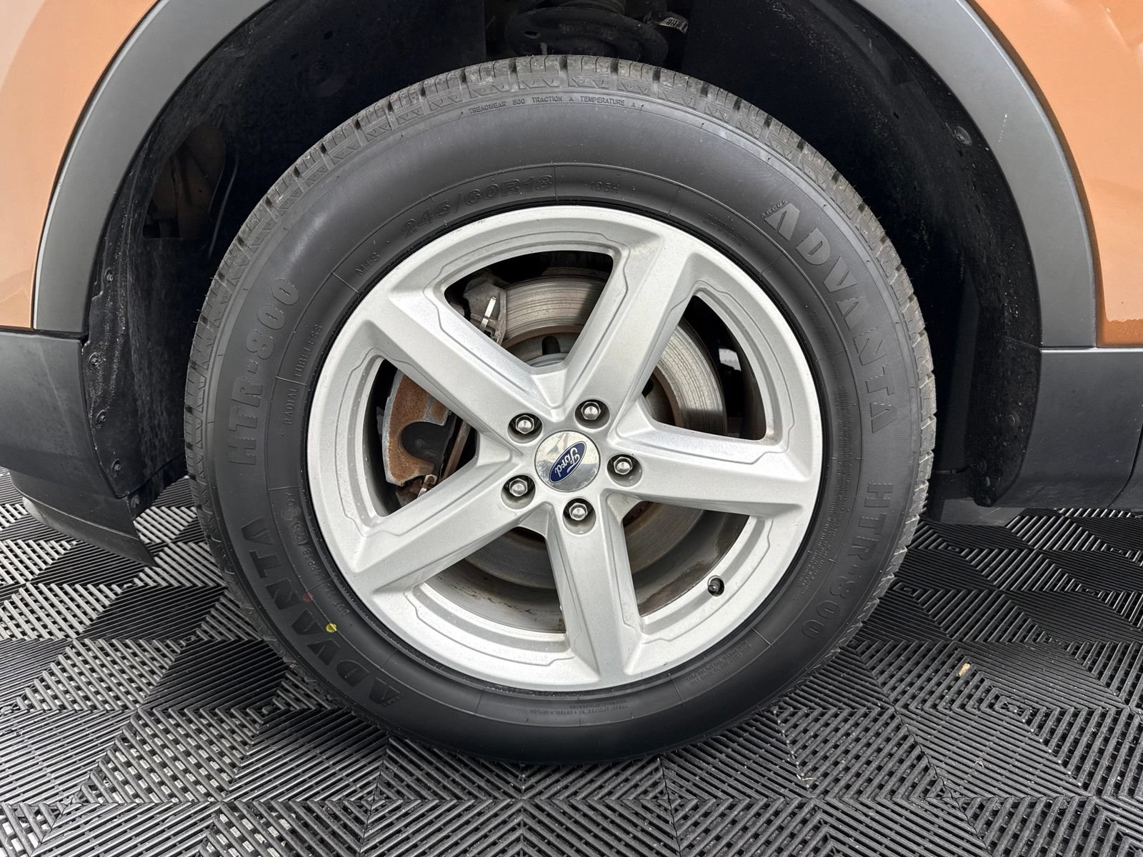 Used 2017 Ford Explorer XLT AWD/4WD image 9