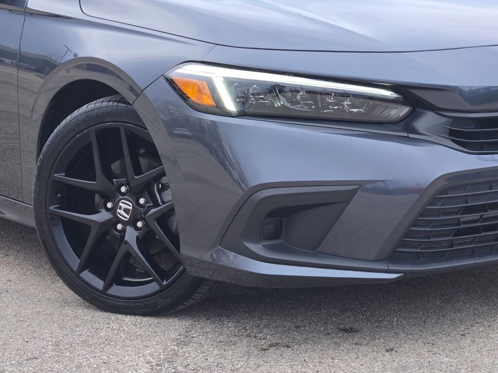Used 2024 Honda Civic Sport image 3