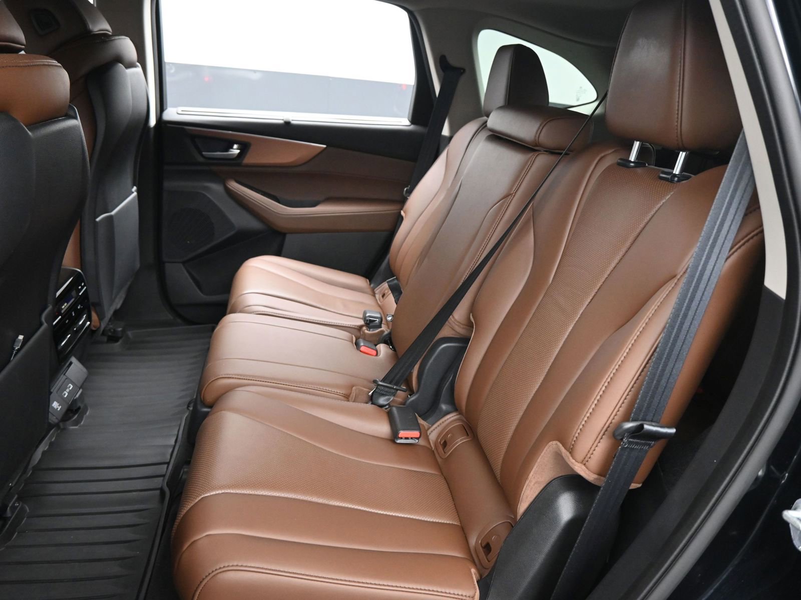 Used 2023 Acura MDX FWD w/ Technology Package image 11