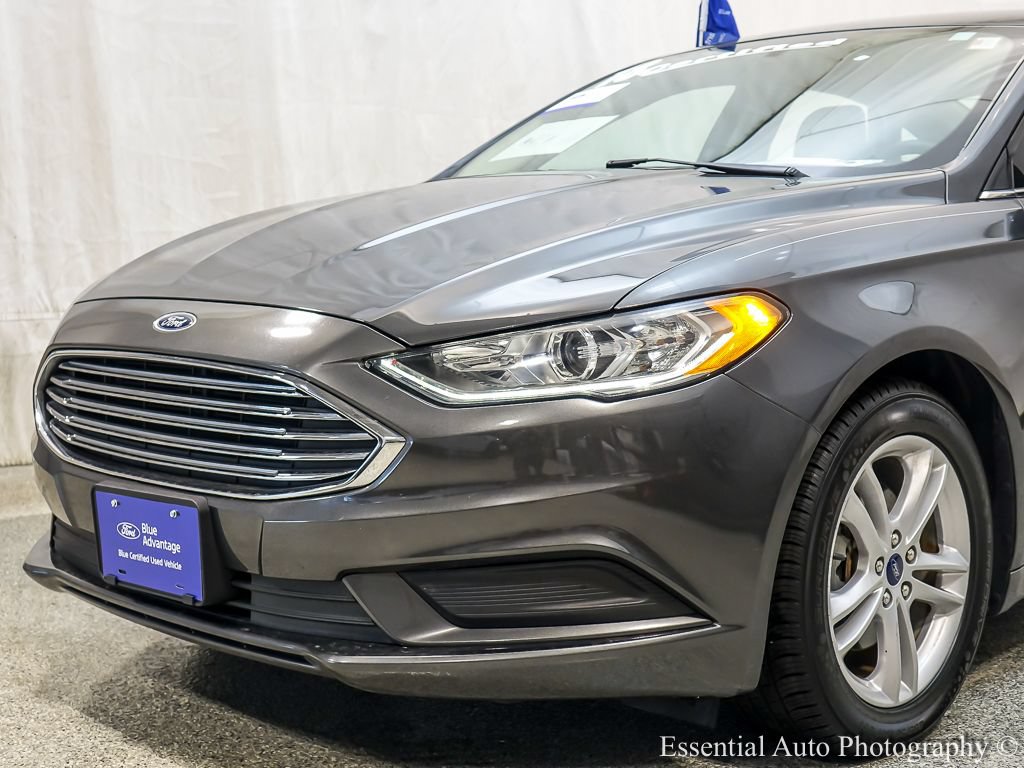 Certified 2018 Ford Fusion SE w/ Fusion SE Technology Package FWD image 3