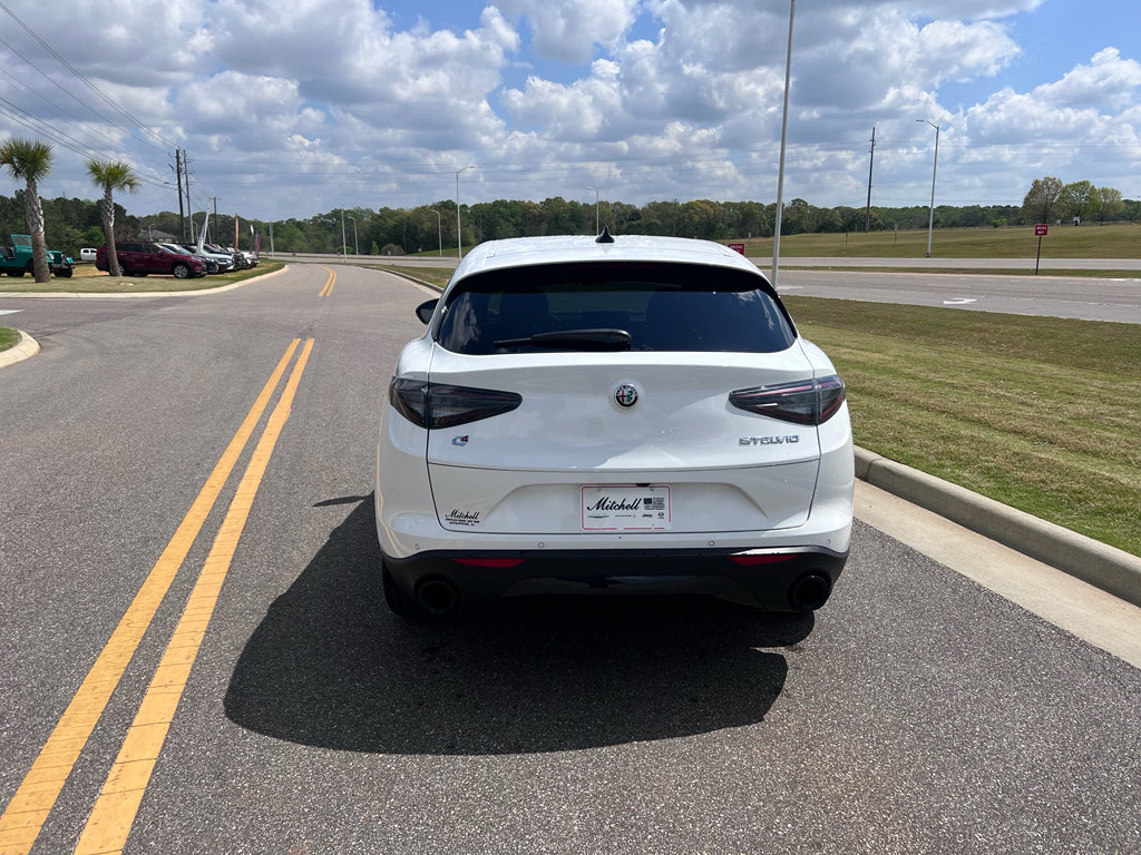 Used 2024 Alfa Romeo Stelvio Sprint image 8