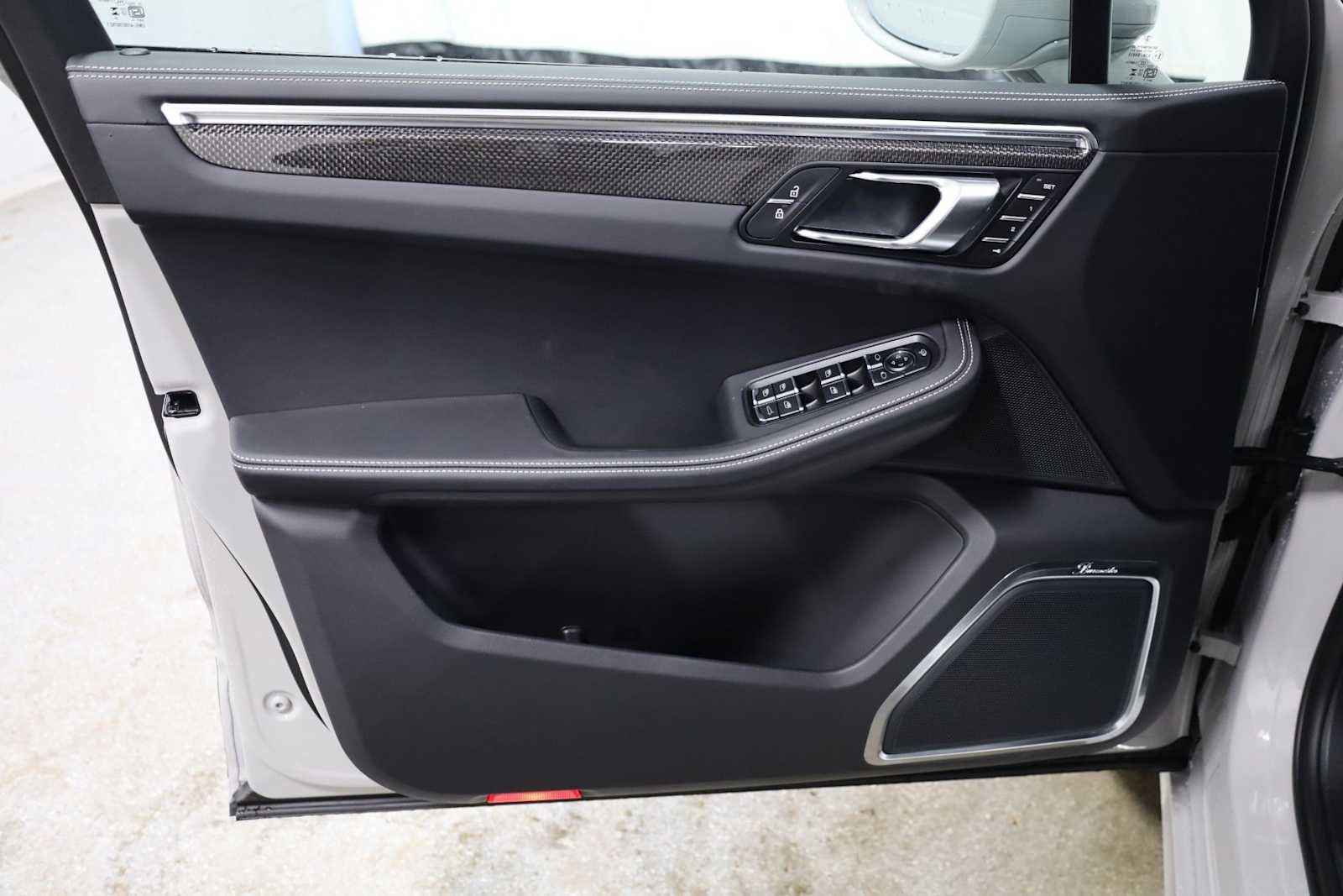 New 2026 Porsche Macan GTS image 16