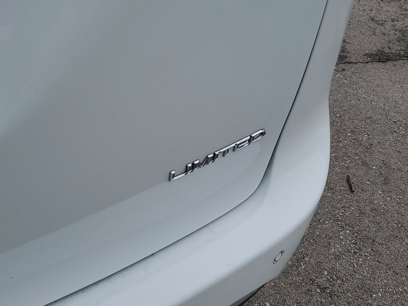 Used 2020 Chrysler Pacifica Limited FWD image 7