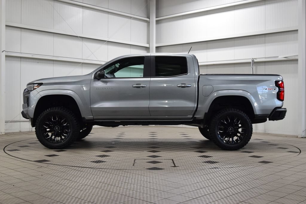 Used 2024 Chevrolet Colorado LT w/ LT Convenience Package III AWD/4WD image 4