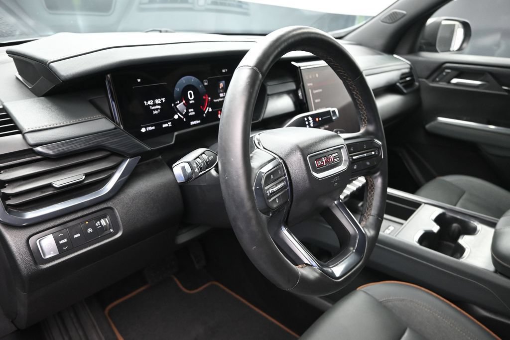 Used 2024 GMC Acadia AT4 w/ Luxury Package AWD/4WD image 12