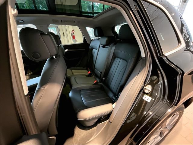 Used 2023 Audi Q5 Premium w/ Convenience Package AWD/4WD image 25