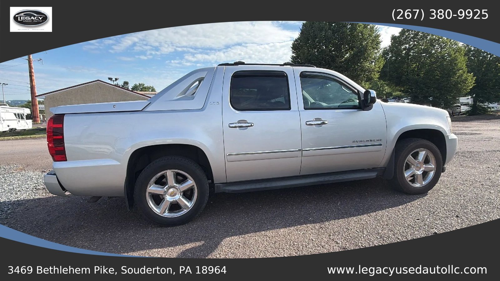 Used 2012 Chevrolet Avalanche LTZ AWD/4WD image 19