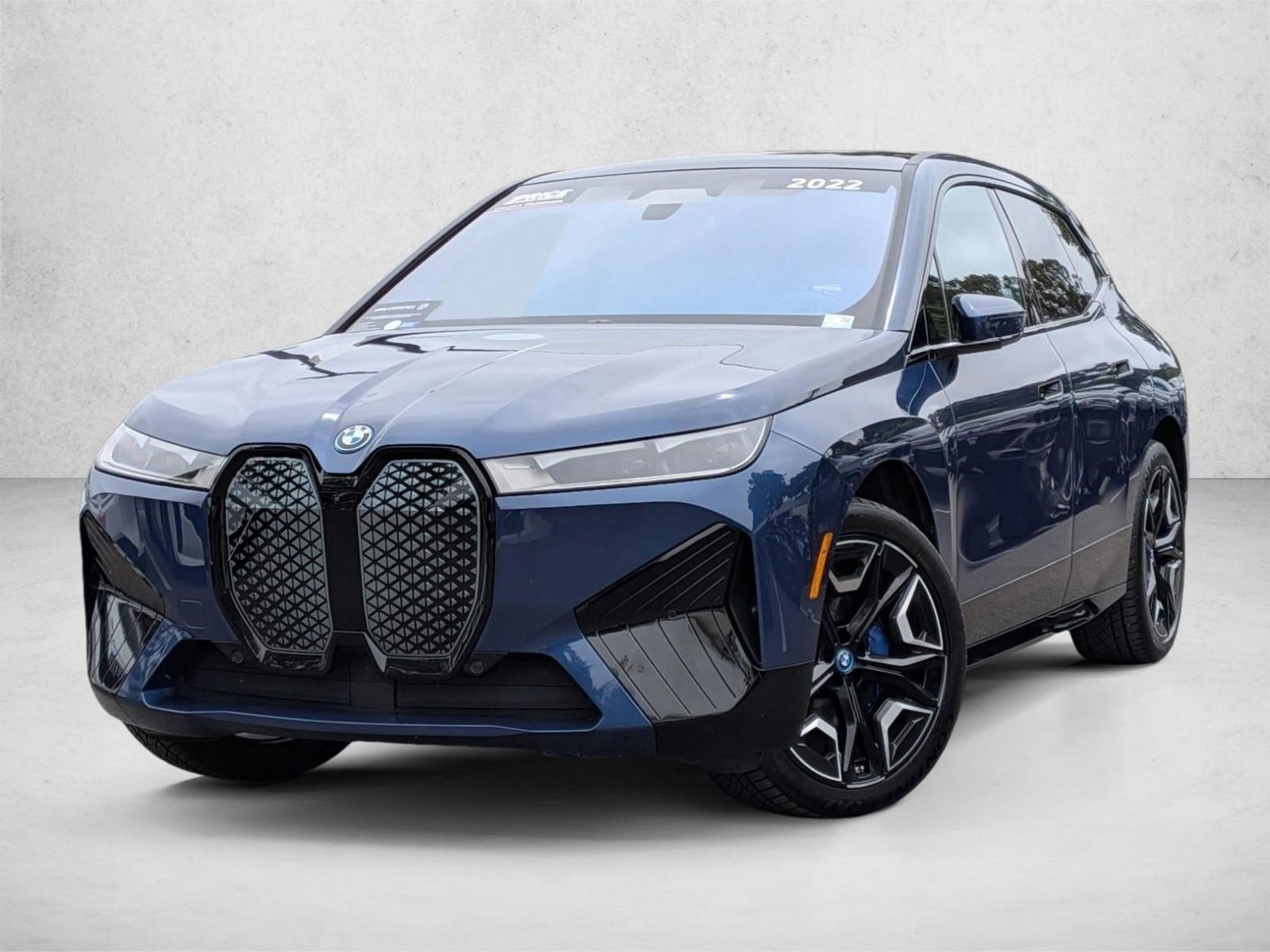 Certified 2022 BMW iX xDrive50 w/ Sport Package AWD/4WD image 1