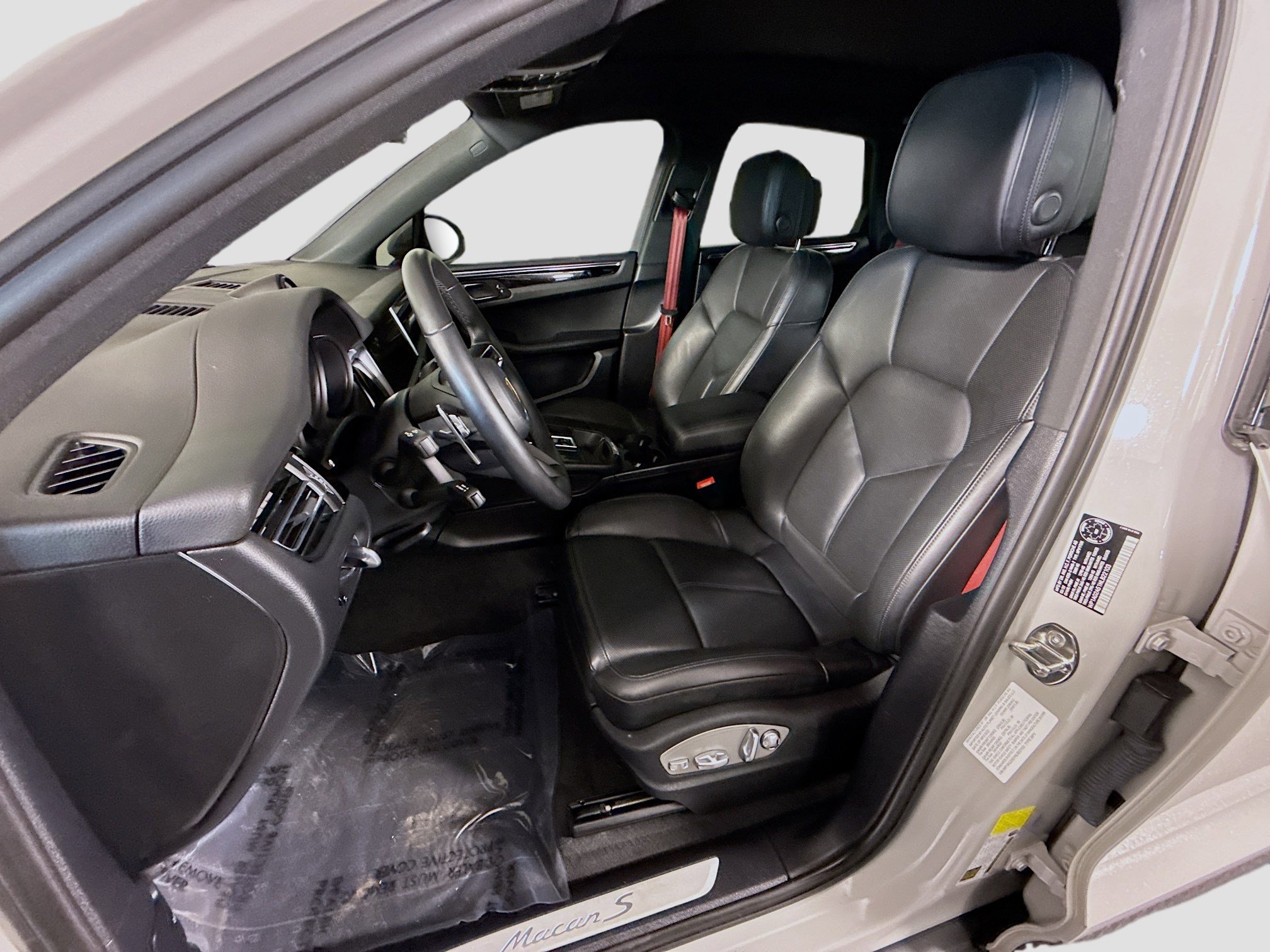 Used 2022 Porsche Macan S w/ Premium Package Plus image 21