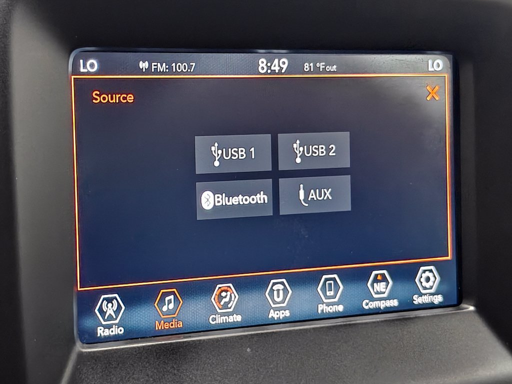 Used 2019 Jeep Compass Latitude AWD/4WD image 29