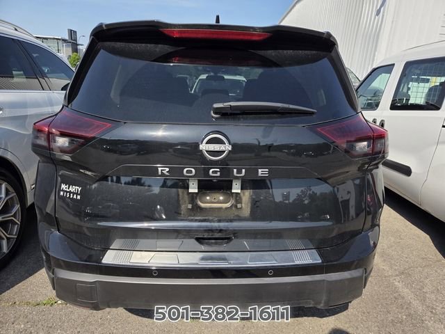 Certified 2025 Nissan Rogue SV w/ SV Premium Package FWD image 3