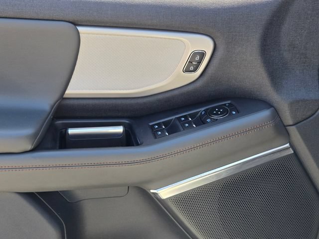 Used 2025 Ford Expedition Active AWD/4WD image 18