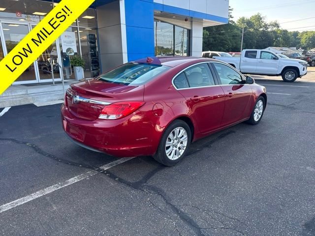 Used 2012 Buick Regal Leather FWD image 5