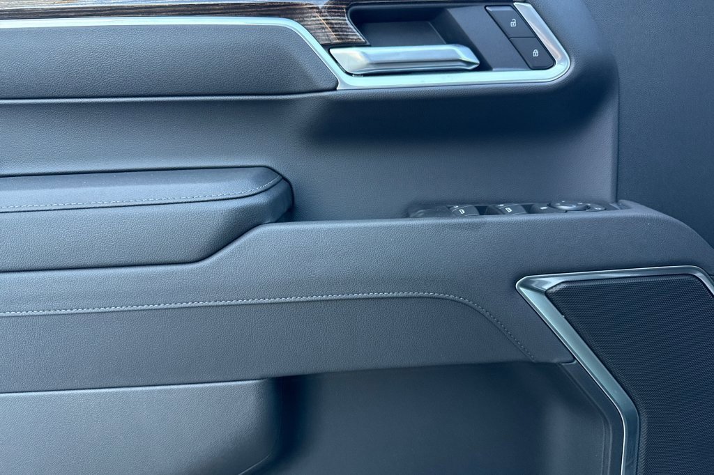 New 2026 GMC Sierra 1500 Elevation image 8