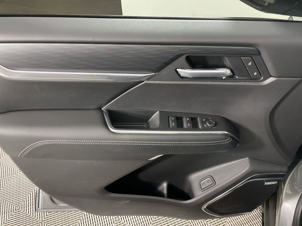 New 2025 GMC Acadia Elevation image 22