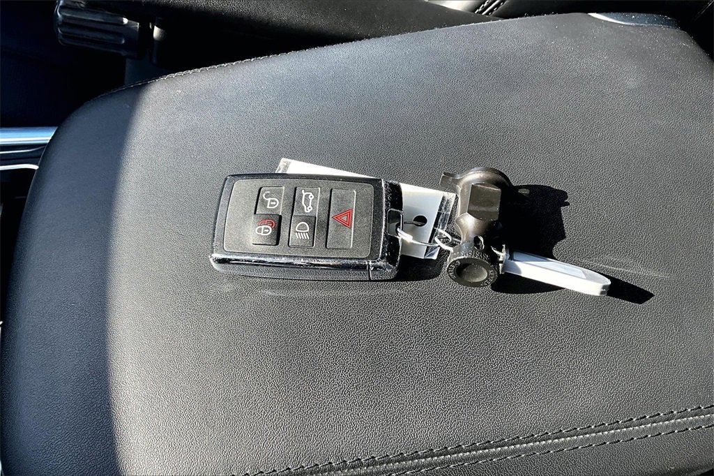 Used 2021 Land Rover Range Rover Sport HST image 10