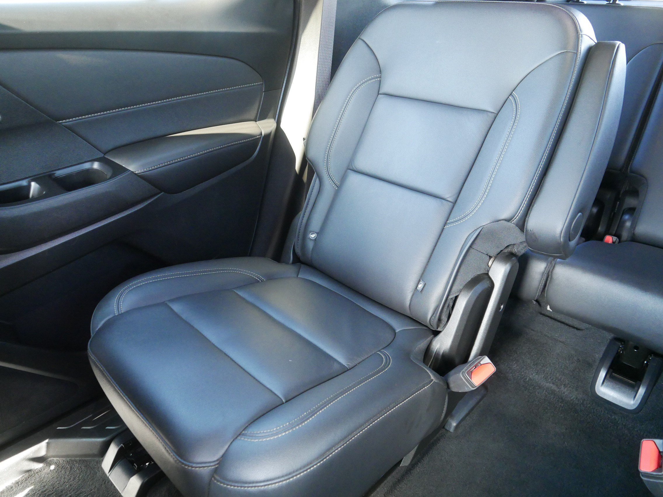 Used 2023 Chevrolet Traverse LT w/ LT Premium Package AWD/4WD image 12