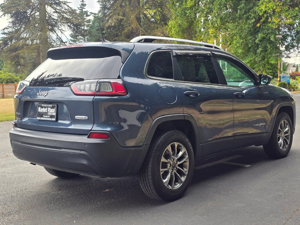 Used 2019 Jeep Cherokee Latitude Plus w/ Cold Weather Group AWD/4WD image 6