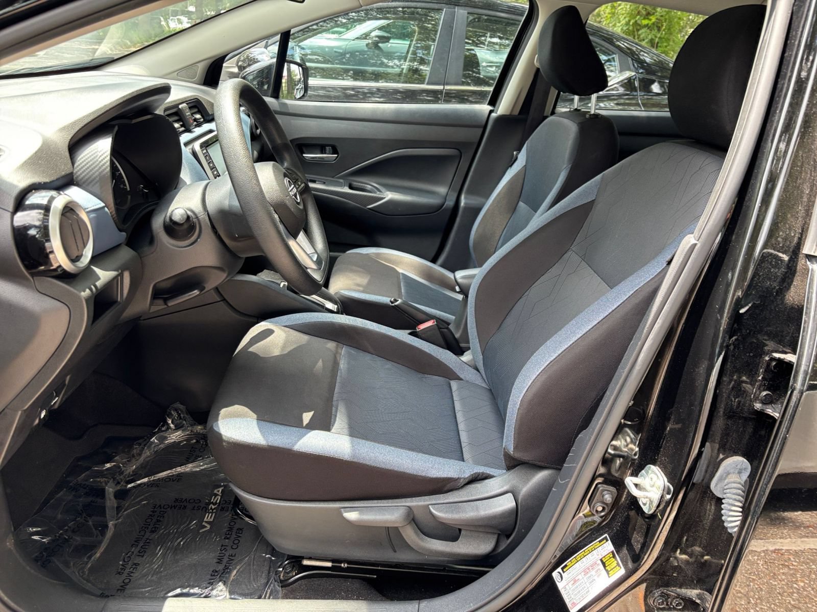 Used 2025 Nissan Versa SV FWD image 24