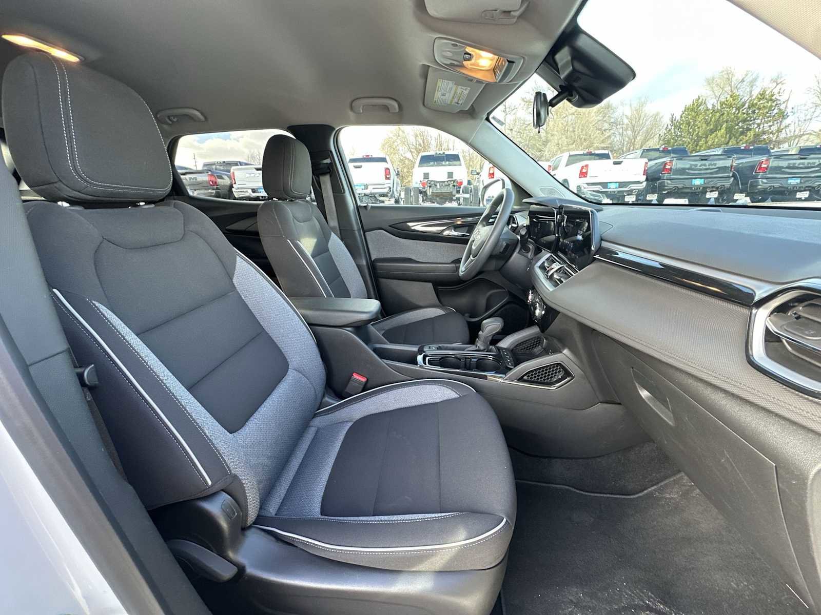 Used 2025 Chevrolet TrailBlazer LT image 23