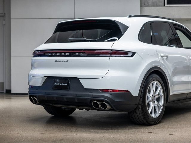 Certified 2025 Porsche Cayenne S AWD/4WD image 25