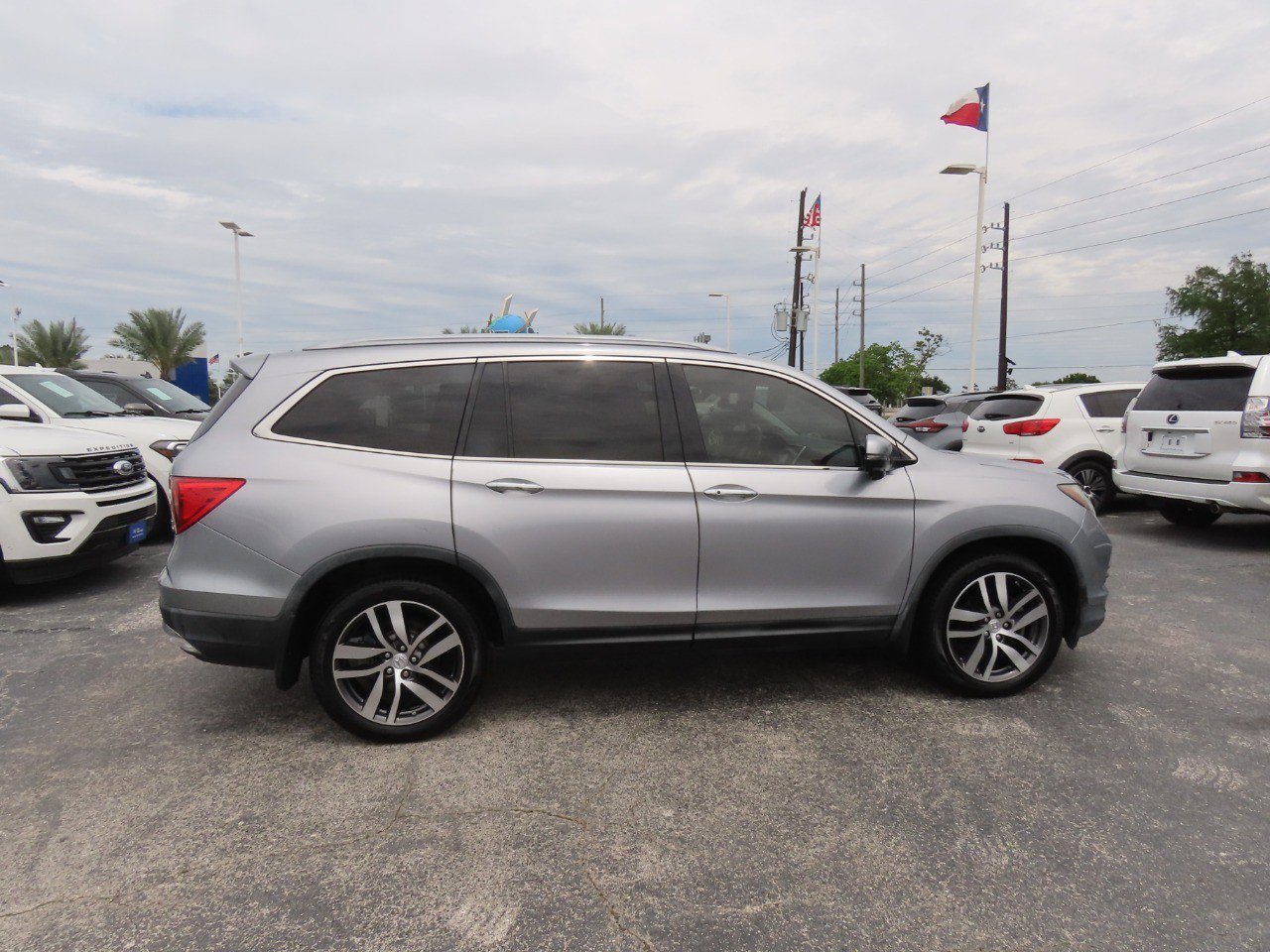 Used 2017 Honda Pilot Touring image 10